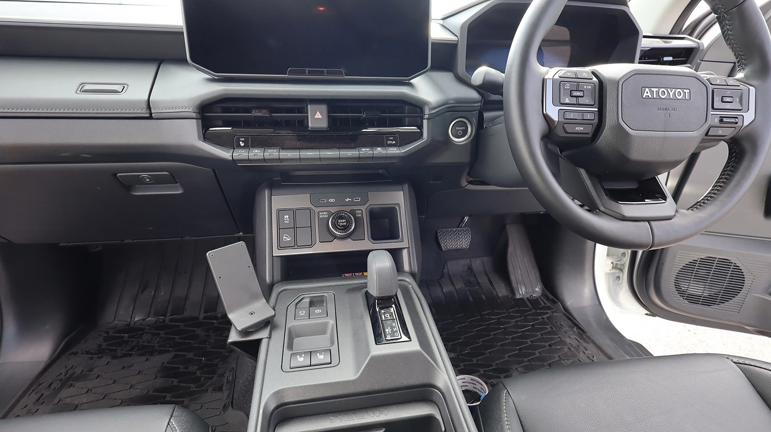 Thabt Strong Mount