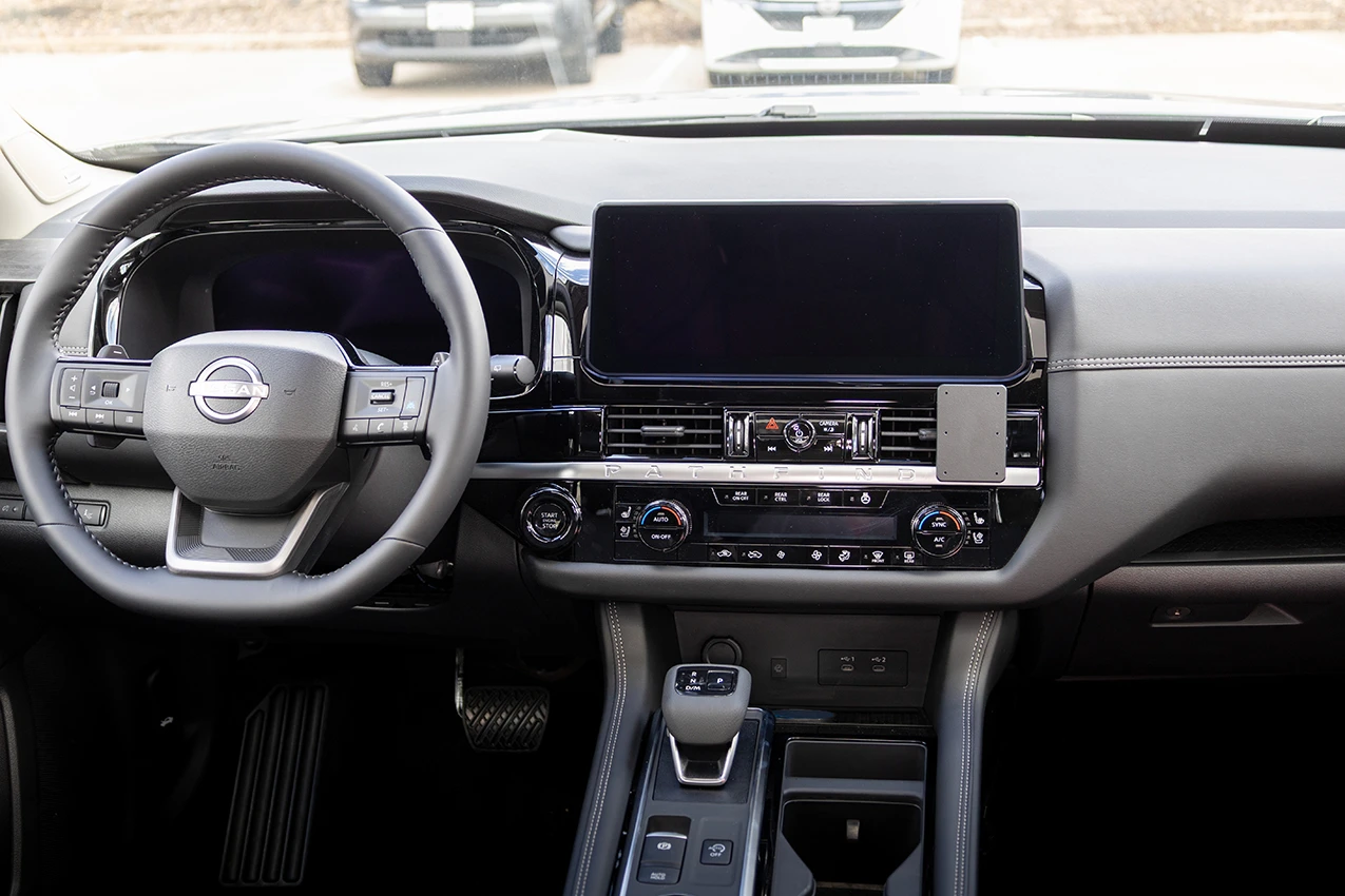 Thabt Strong Mount